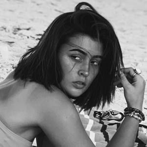 Meet your Posher, Abbi